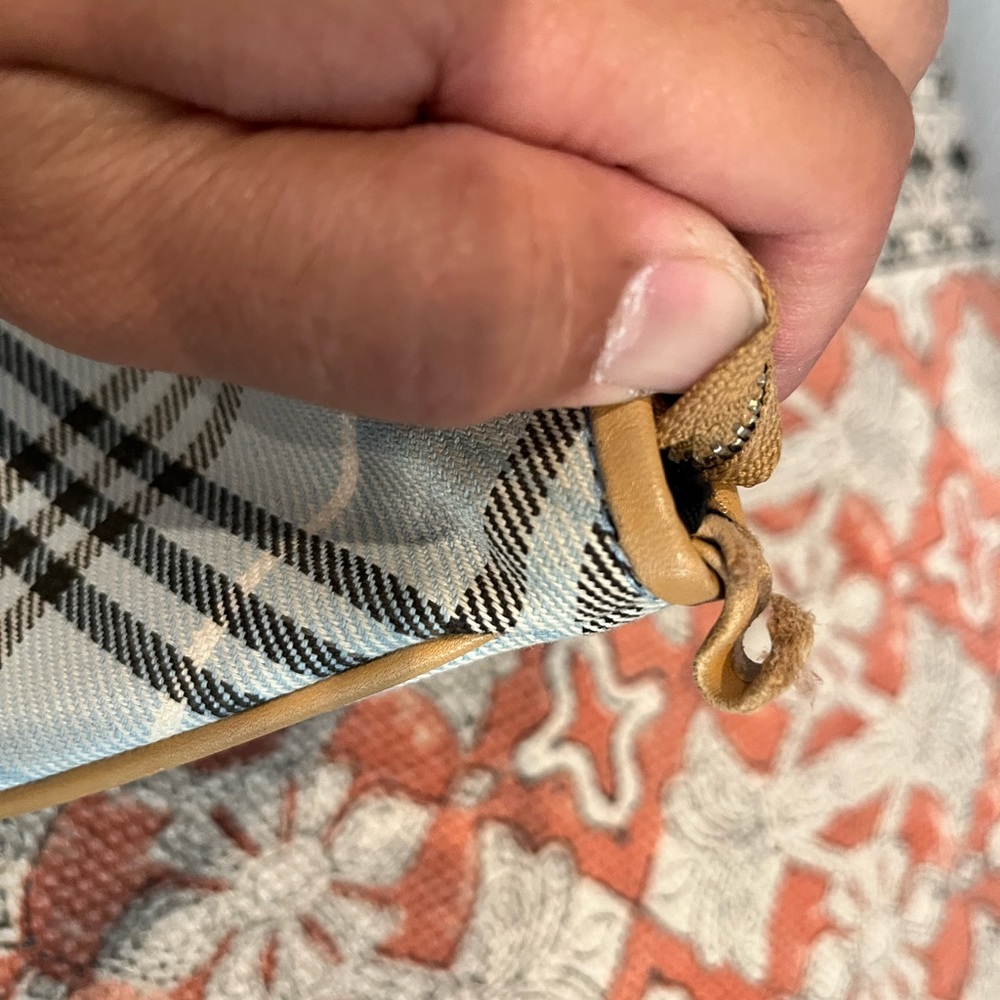 Burberry Pouch - image 4